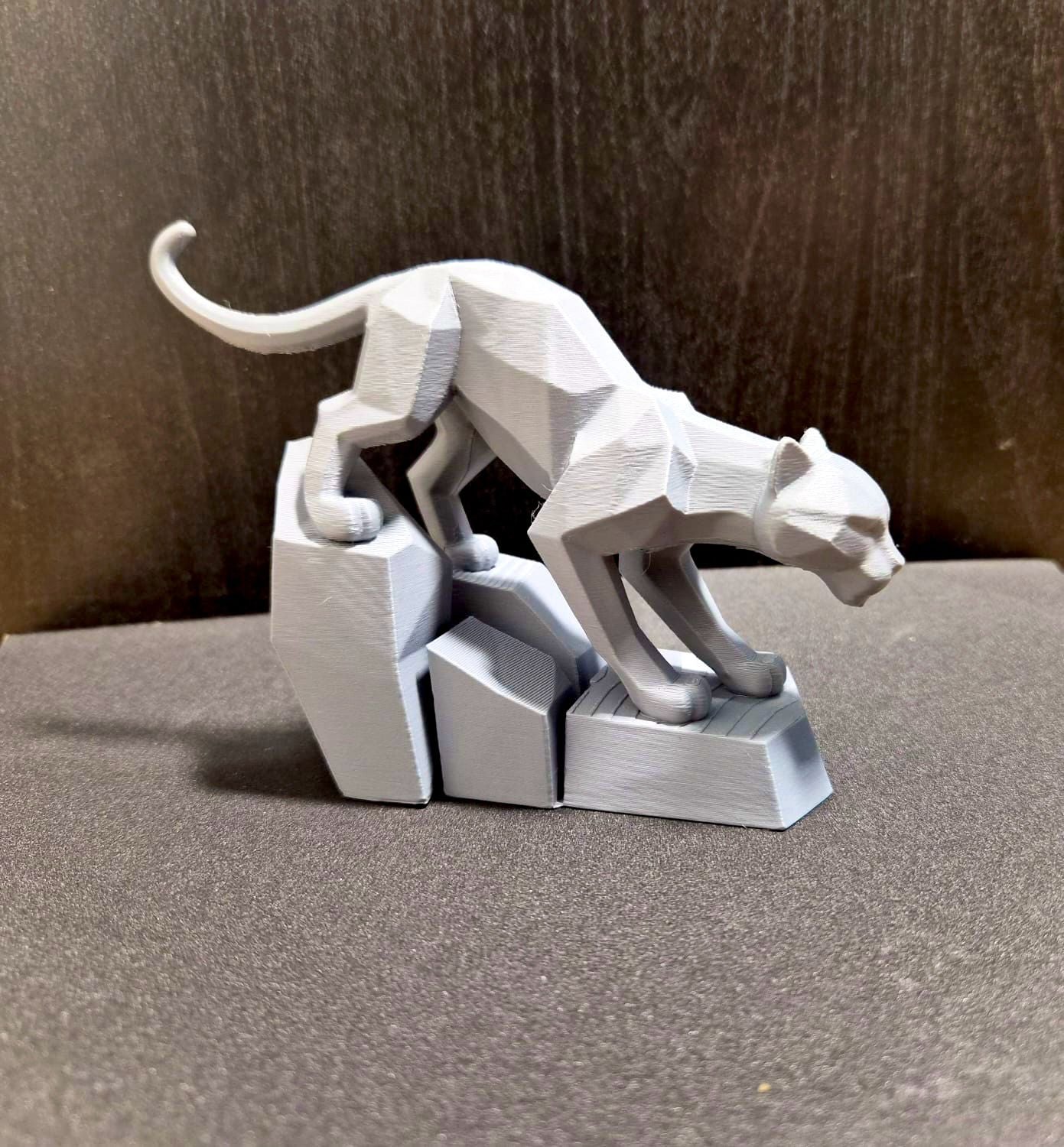 3D gedruckte Panther-Statue